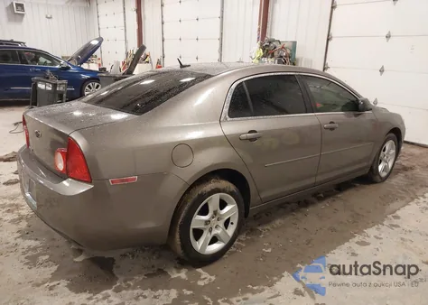 2010 Chevrolet Malibu Ls z USA, uszkodzony, nr VIN 1G1ZB5EB8AF241627